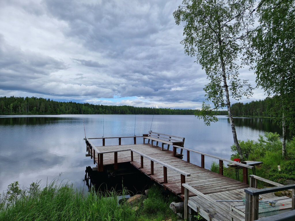 Ruuhijärven esteetön kalastuslaituri