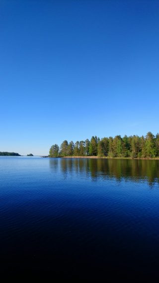 Kesän sinisessä hetkessä